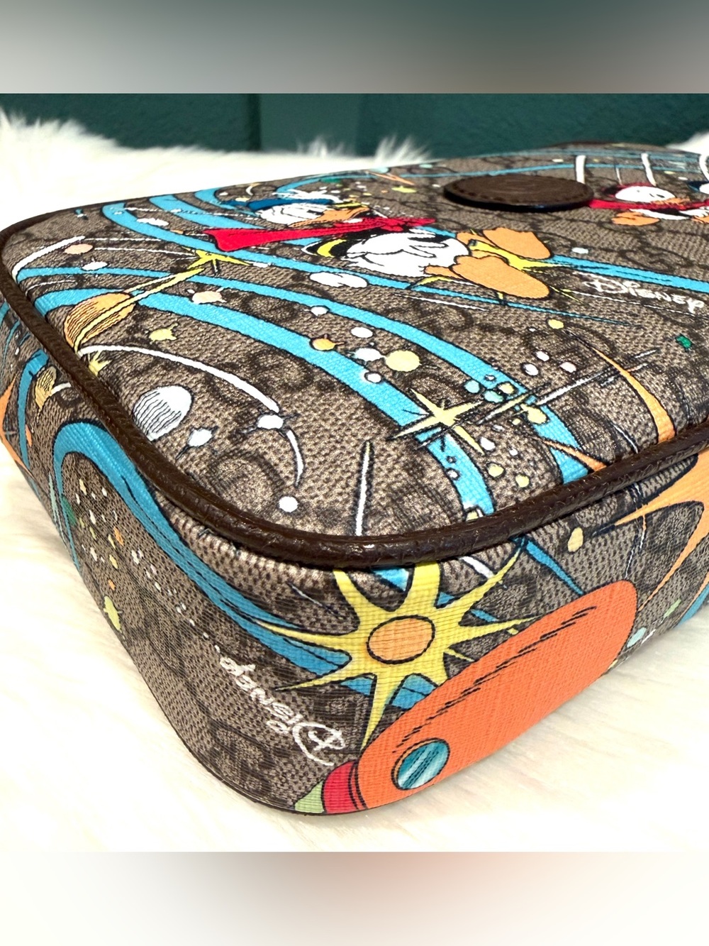 Gucci X Disney Donald Duck Belt Bag - Picture 6 of 15